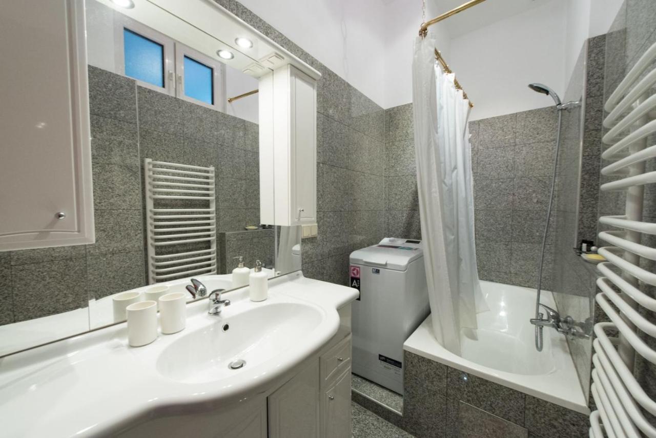 Belvedere Central Apartment Вена Экстерьер фото